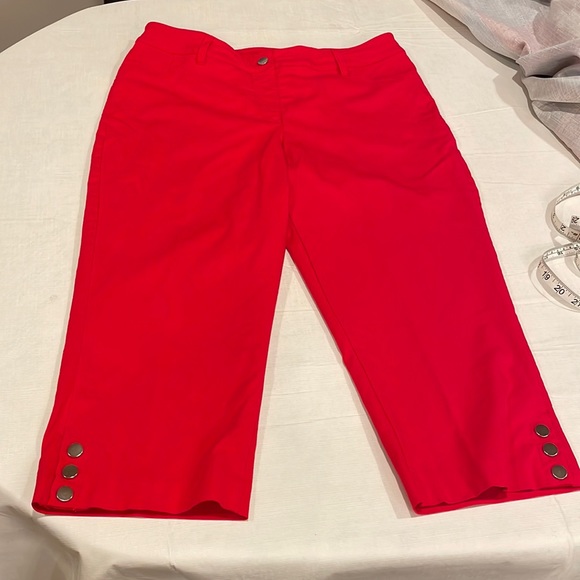 Westbound Pants - Westbound red capris with stretch waist size 12